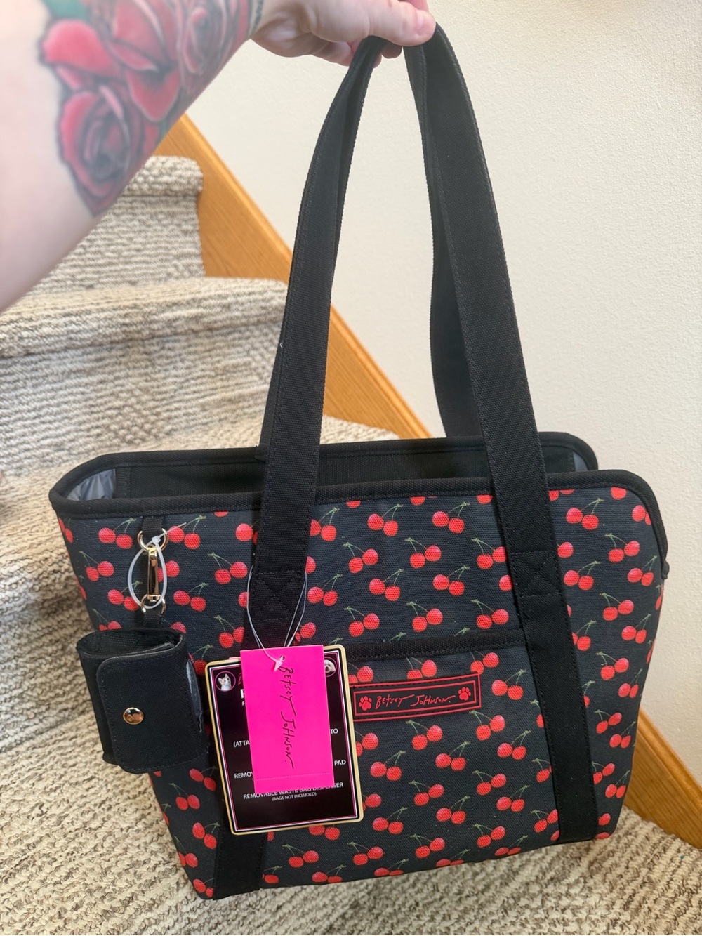 NEW BETSEY JOHNSON TSA-compliant pet carrier 16 LBS RED BLACK CHERRY PRINT BAG